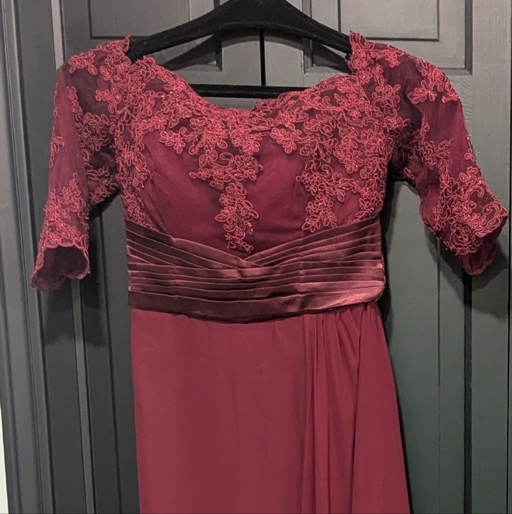 Elegant Burgundy Maxi Skirt
